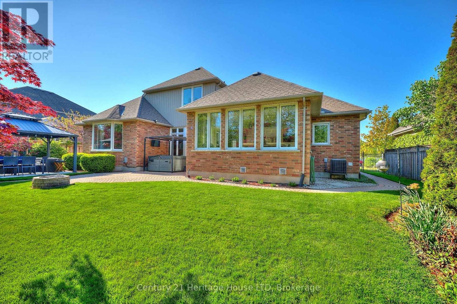 559 Kensington Court, Fort Erie, Ontario  L2A 6R8 - Photo 29 - X12177011