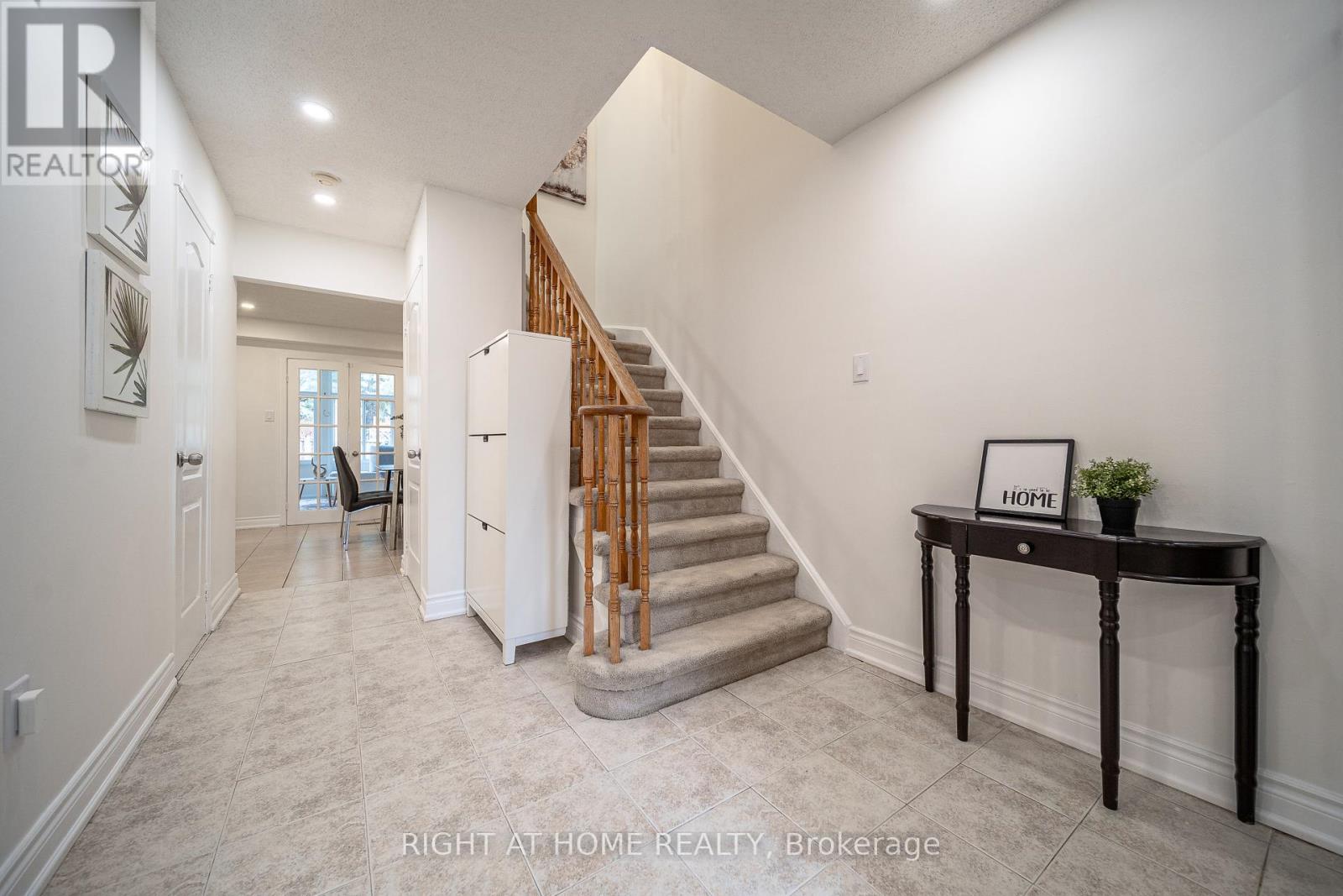 21 Mcbrien Court, Whitby, Ontario  L1R 2C8 - Photo 7 - E12105605