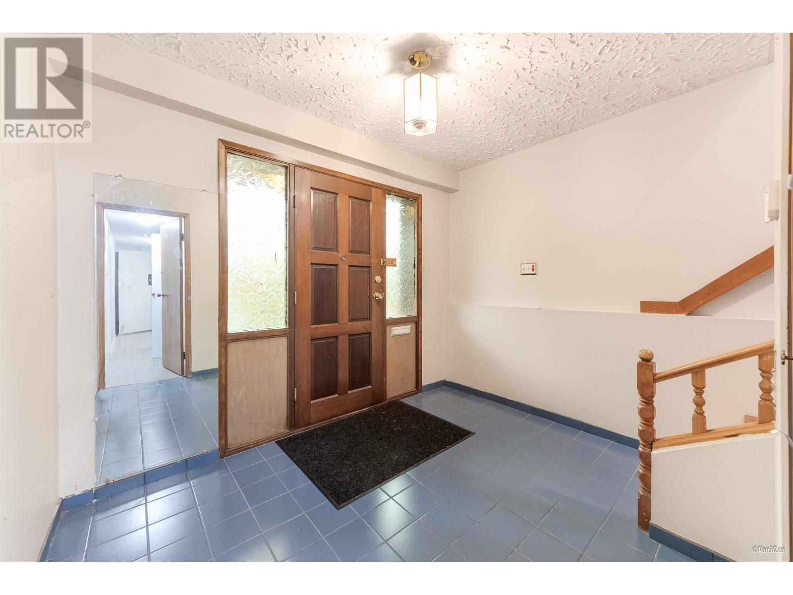 4688 Manor Street, Vancouver, British Columbia  V5R 3X6 - Photo 3 - R3007862