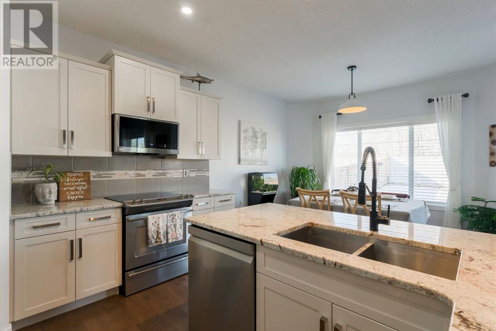 112 Ridge View Close, Cochrane, Alberta  T4C 0P8 - Photo 4 - A2191898