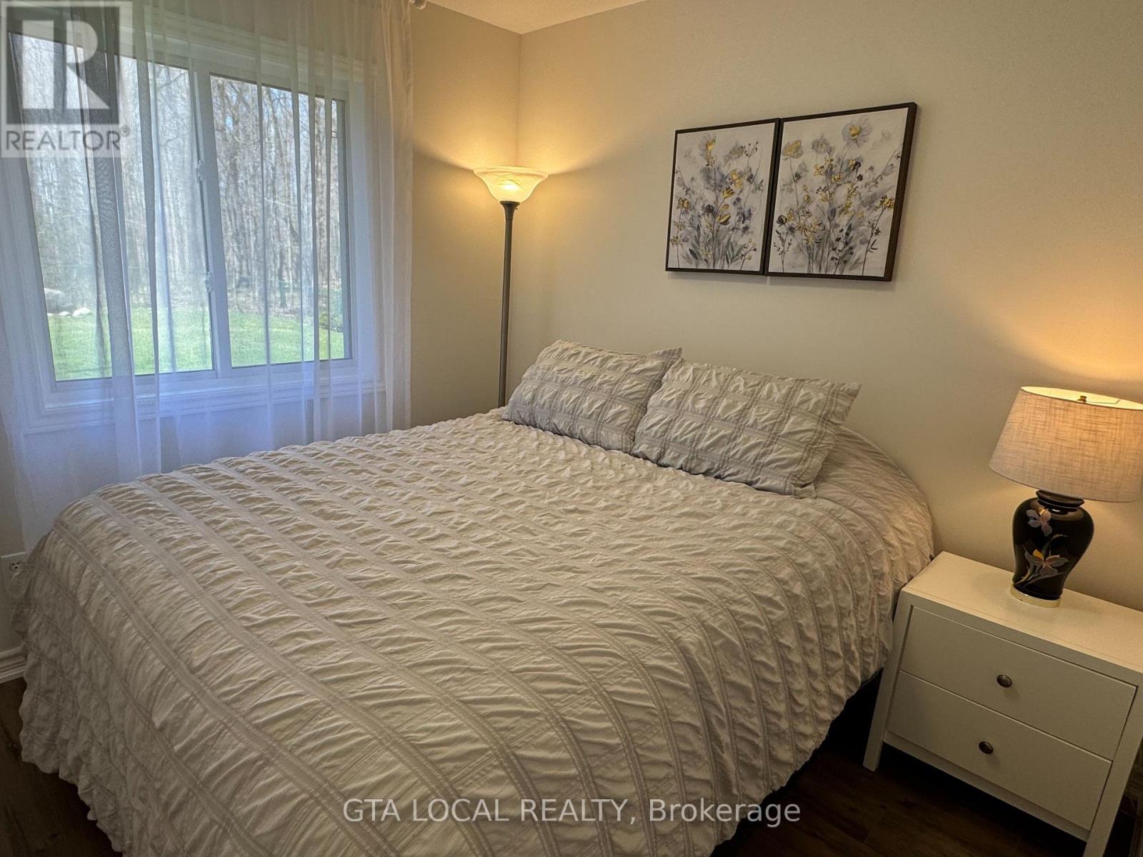 98 Osborne Street, Tay, Ontario  L0K 2A0 - Photo 10 - S12126220