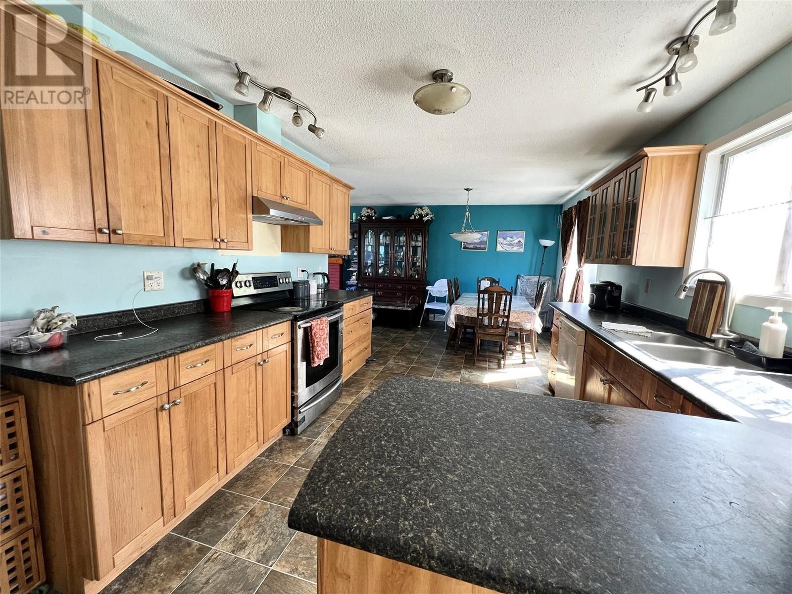 355 Pemberton Terrace, Kamloops, BC V2C1T2
