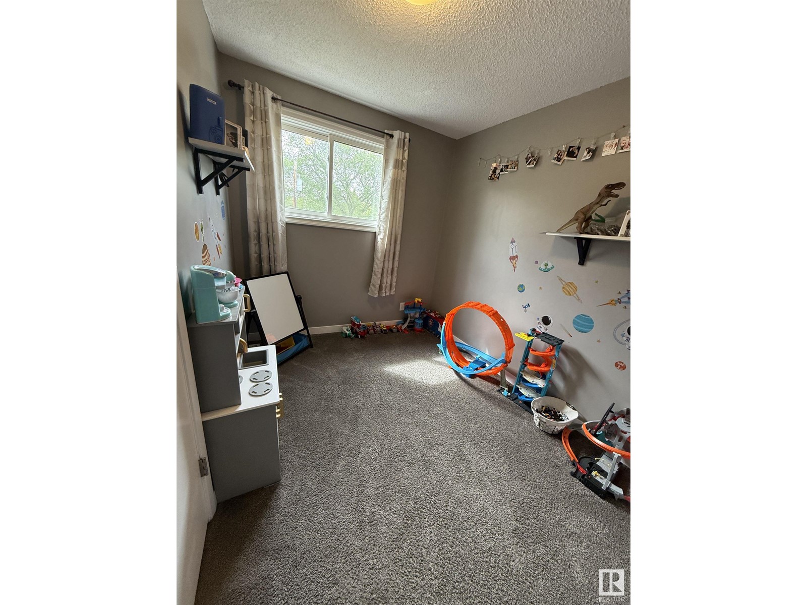 Property at 40 GARDEN CR image 4
