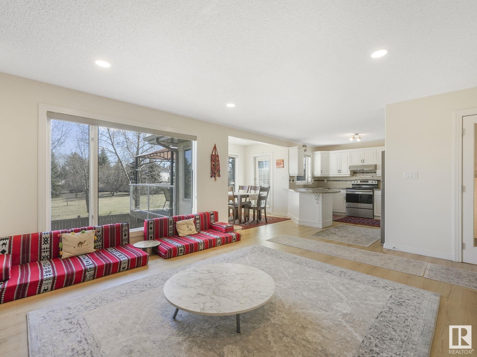 Property at 1107 116 ST NW image 4