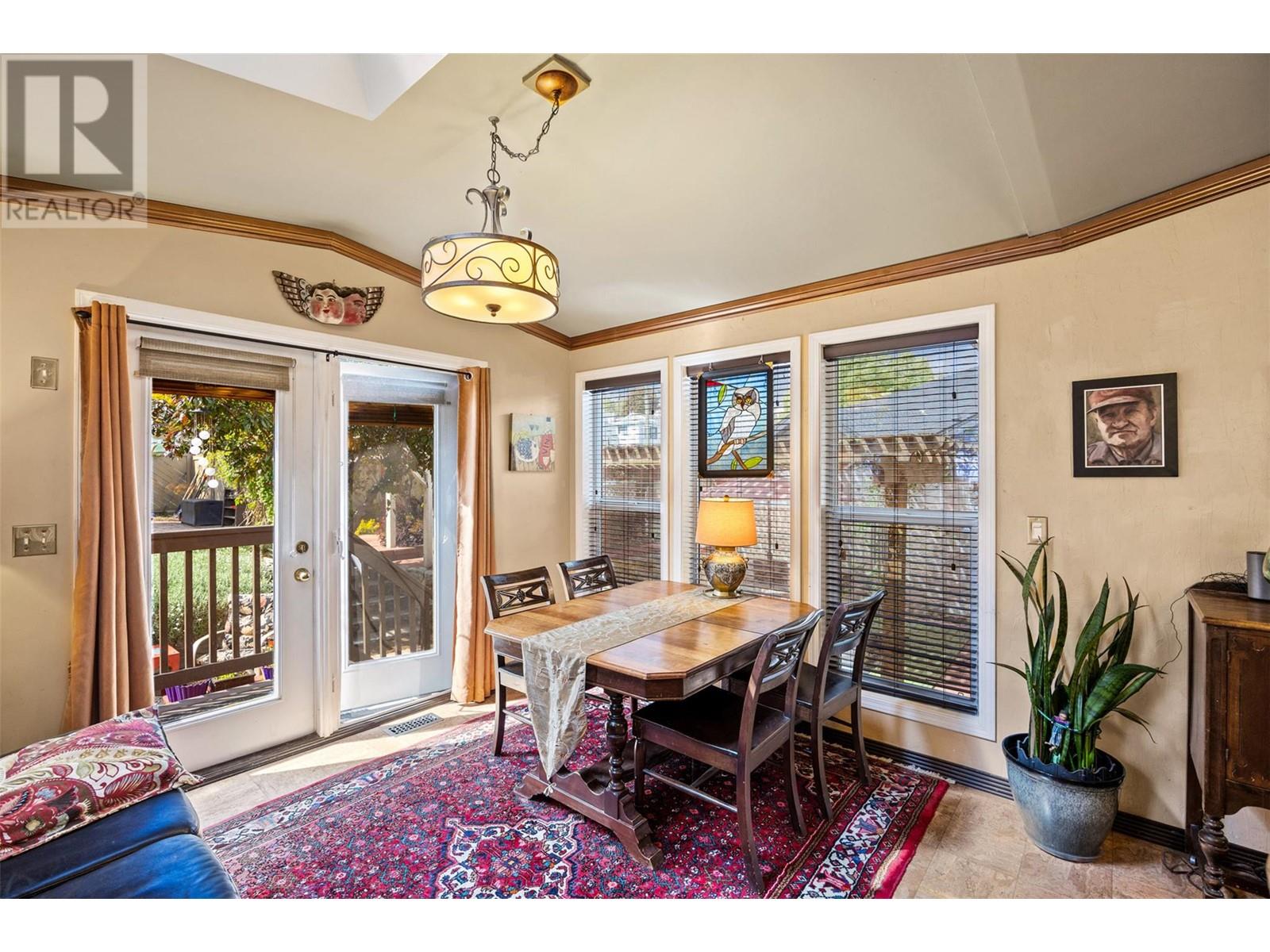 Property at 681 Douglas Street image 3