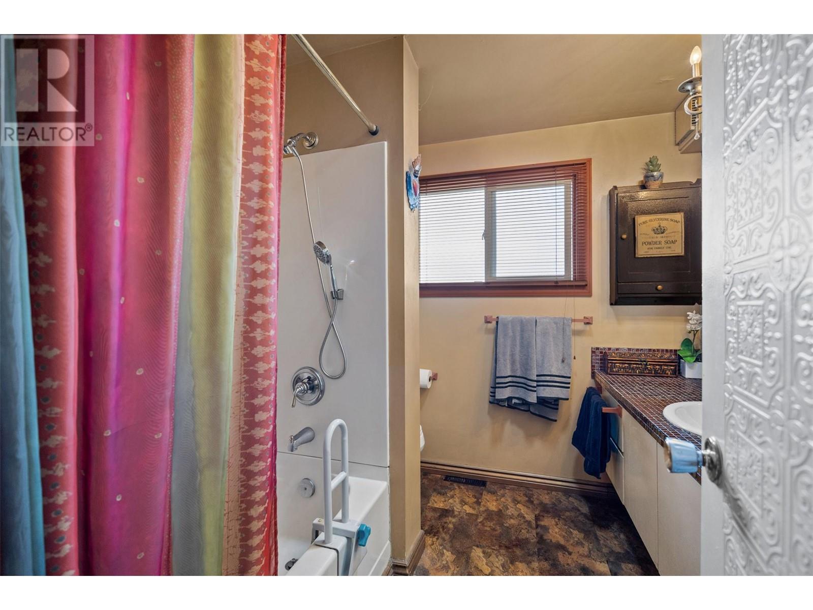 681 Douglas Street, Kamloops, British Columbia  V2C 3C4 - Photo 16 - 10348233