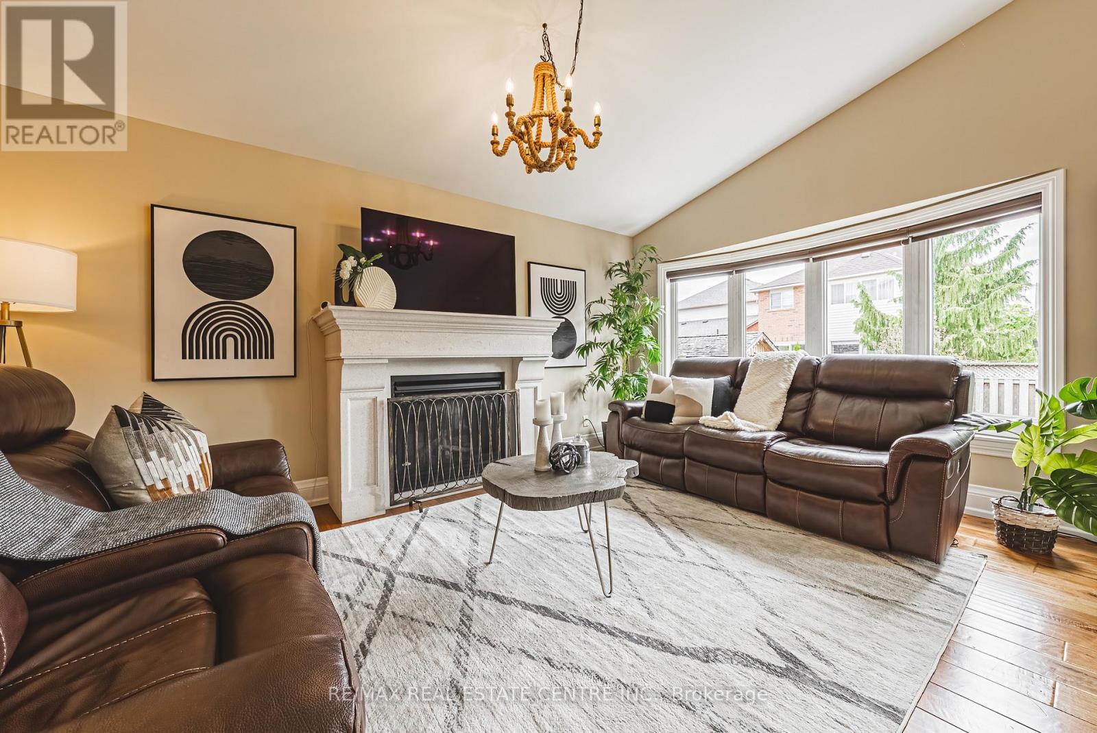 3360 Laburnum Crescent, Mississauga, Ontario  L5N 7M1 - Photo 8 - W12157611