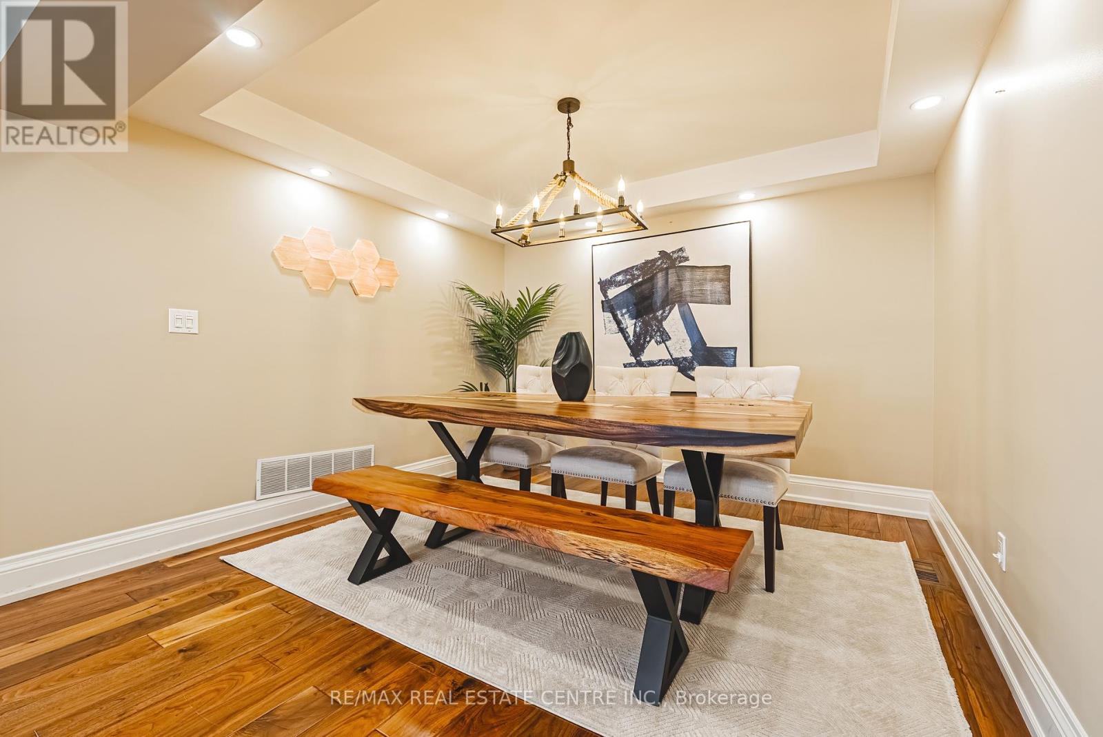 3360 Laburnum Crescent, Mississauga, Ontario  L5N 7M1 - Photo 6 - W12157611