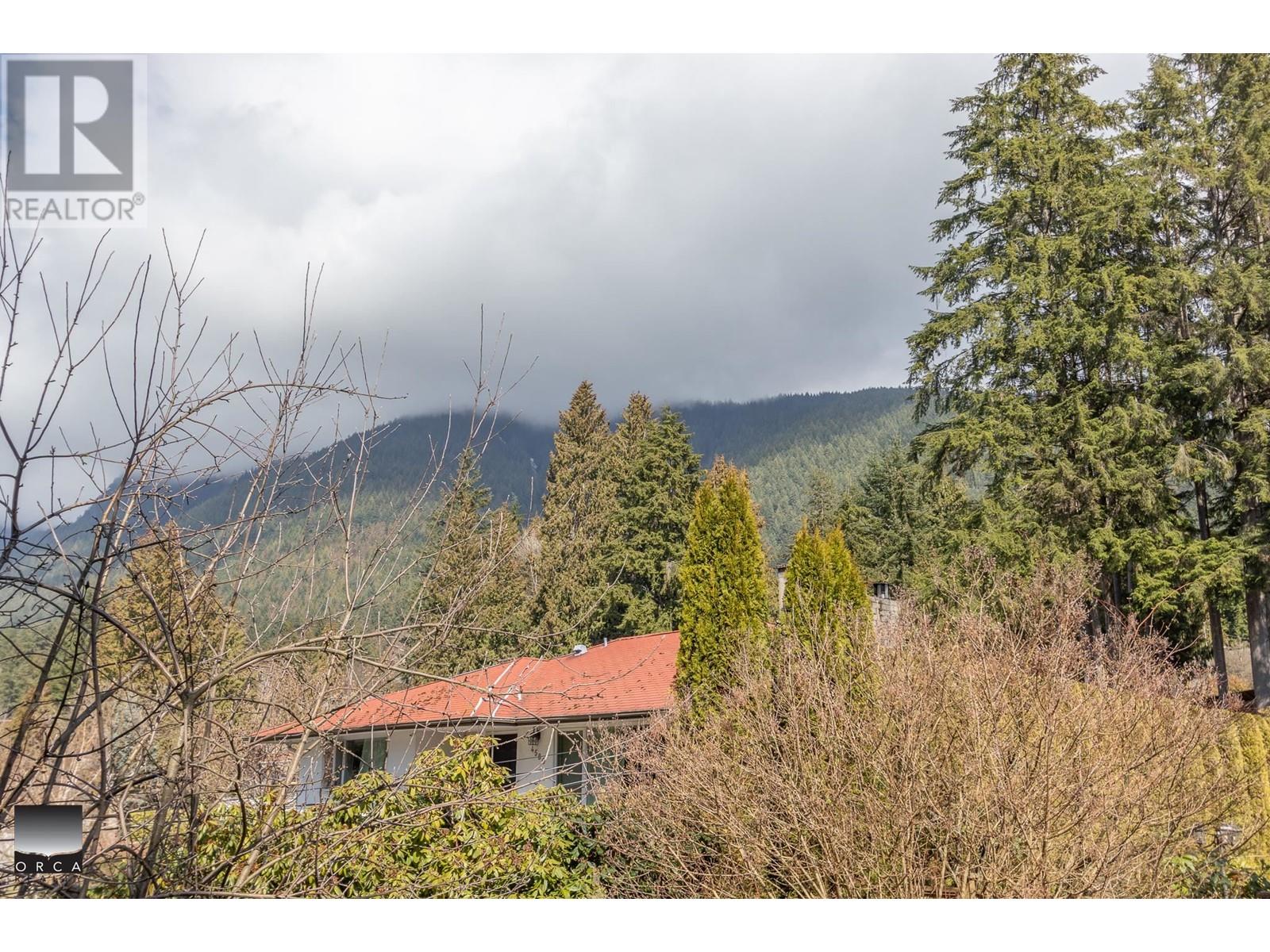 4524 Marineview Crescent, North Vancouver, British Columbia  V7R 3P2 - Photo 7 - R3007474