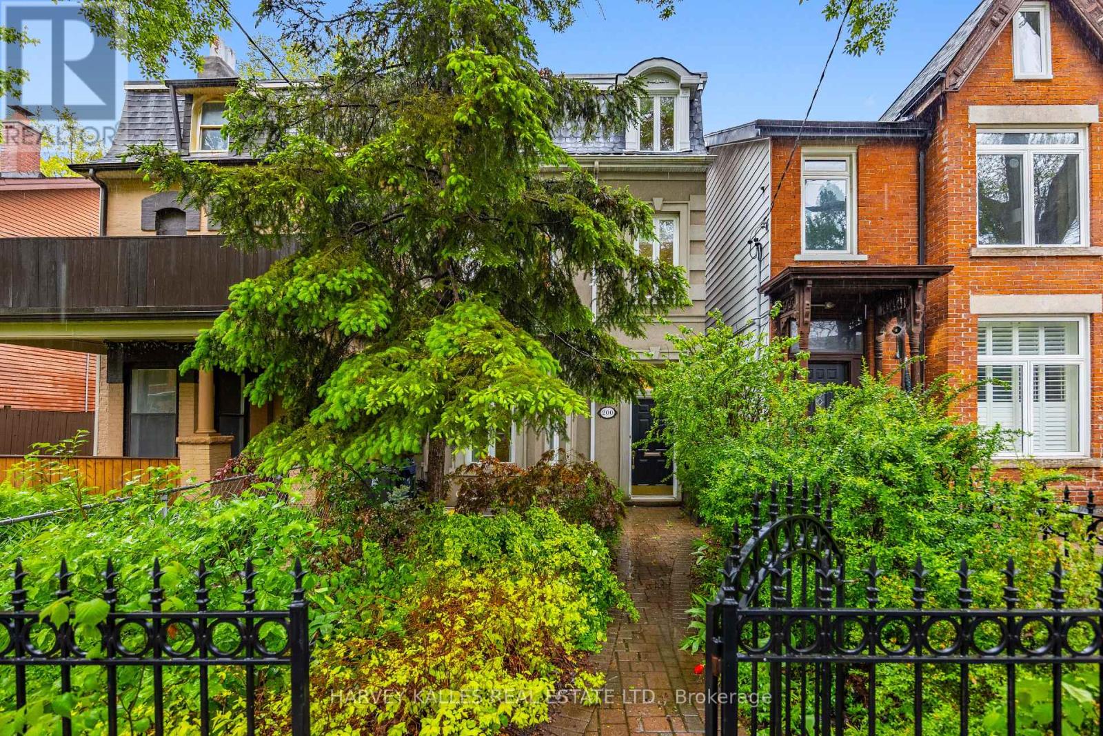 200 SEATON STREET, Toronto, Ontario