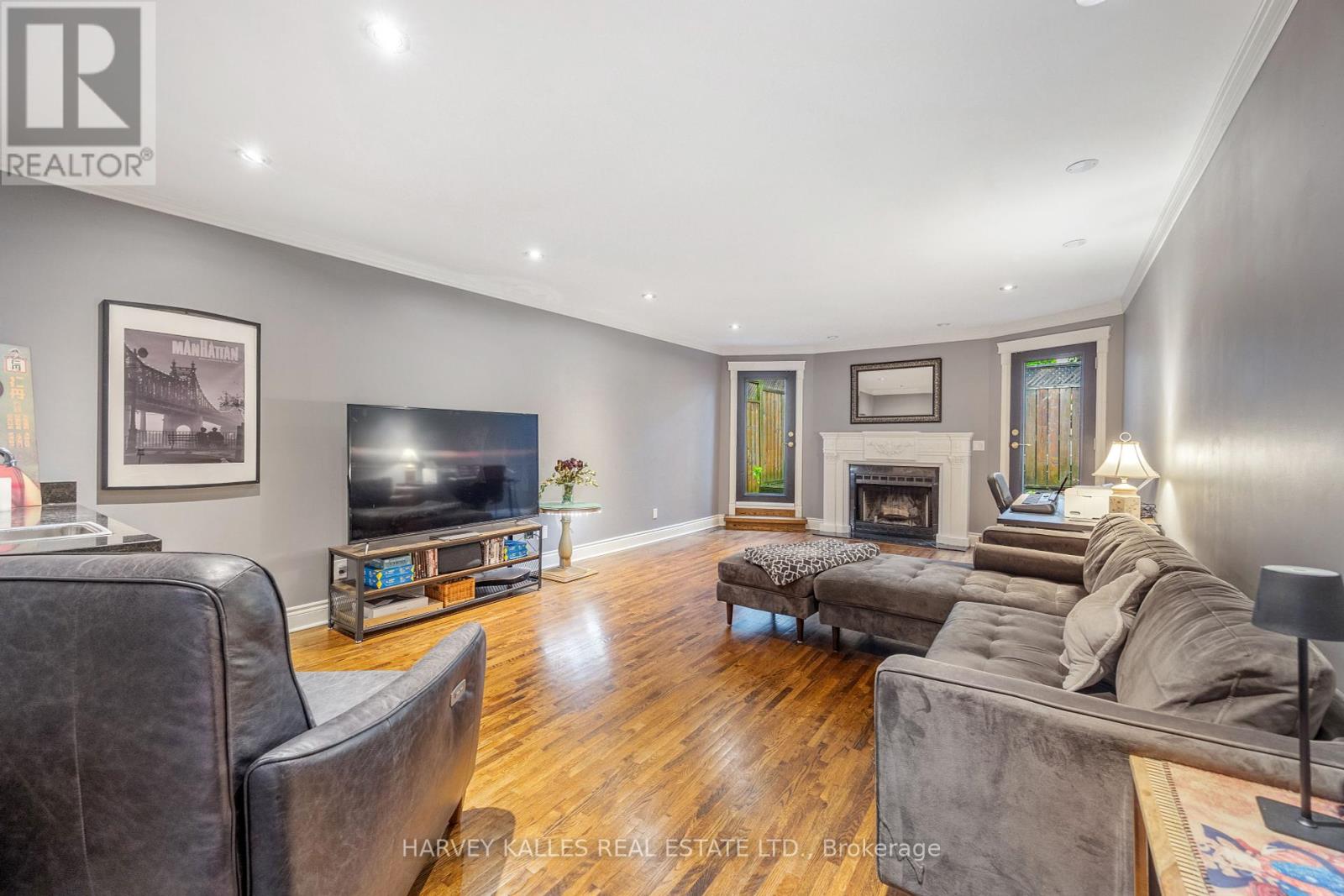 200 Seaton Street, Toronto, Ontario  M5A 2T4 - Photo 17 - C12177014