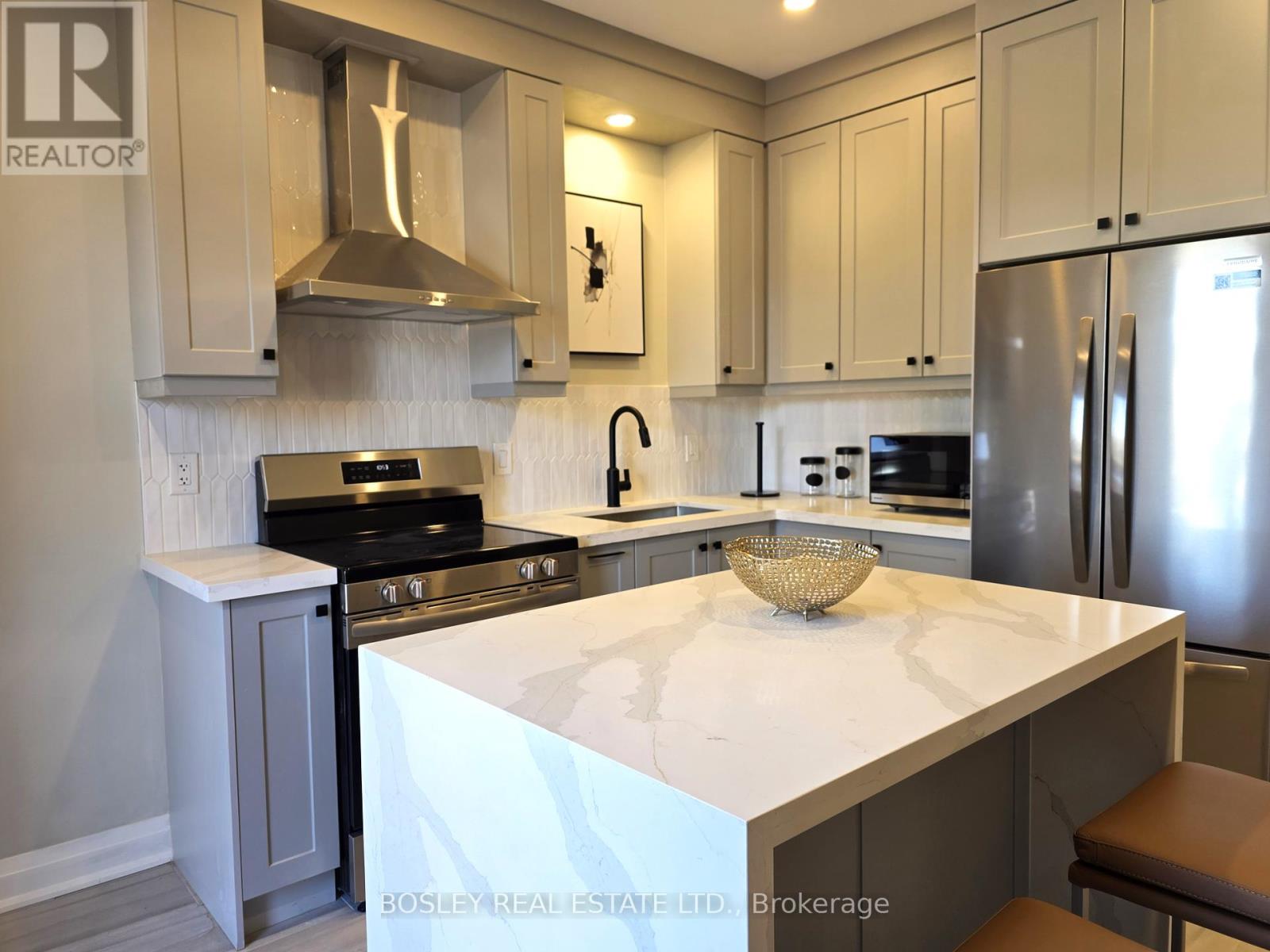 1132 Queen Street W, Toronto, Ontario  M6J 1J3 - Photo 3 - C12177016