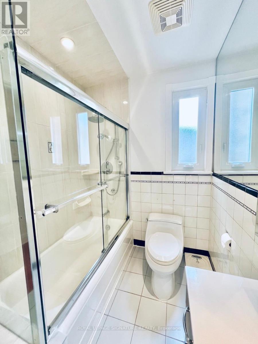 24 College View Avenue, Toronto, Ontario  M5P 1J4 - Photo 17 - C12177017