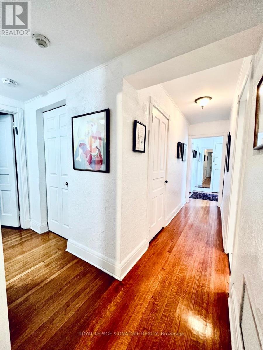 24 College View Avenue, Toronto, Ontario  M5P 1J4 - Photo 18 - C12177017