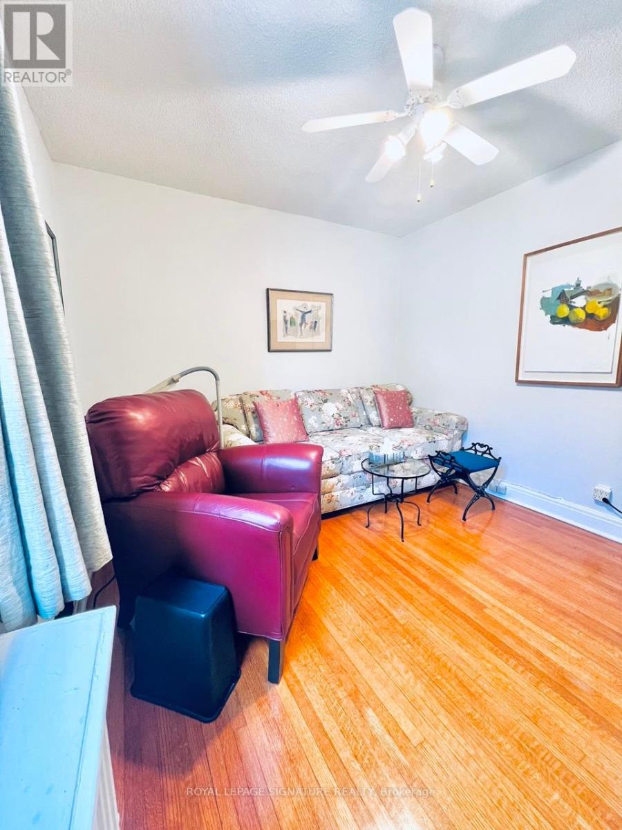 24 College View Avenue, Toronto, Ontario  M5P 1J4 - Photo 19 - C12177017