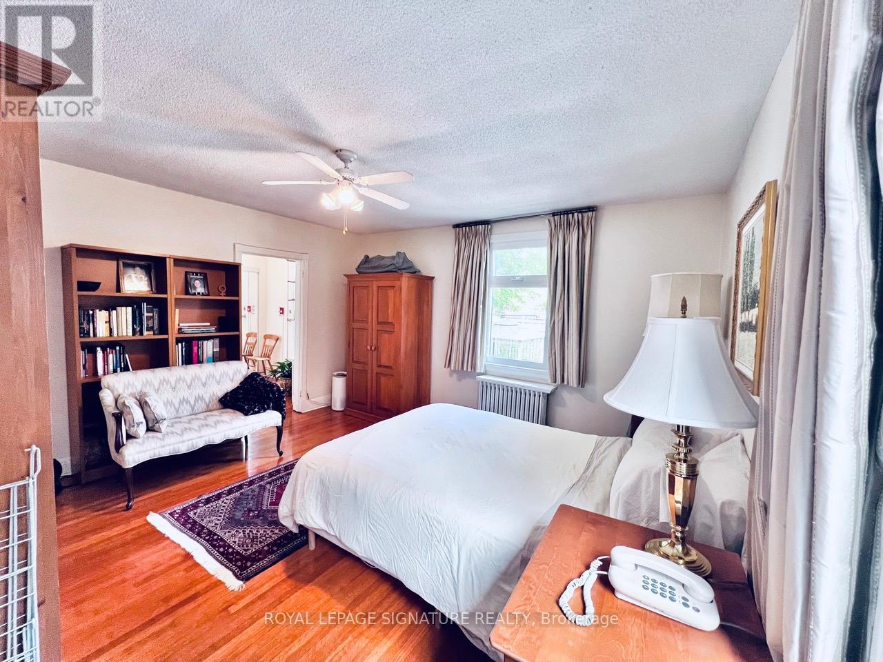 24 College View Avenue, Toronto, Ontario  M5P 1J4 - Photo 25 - C12177017