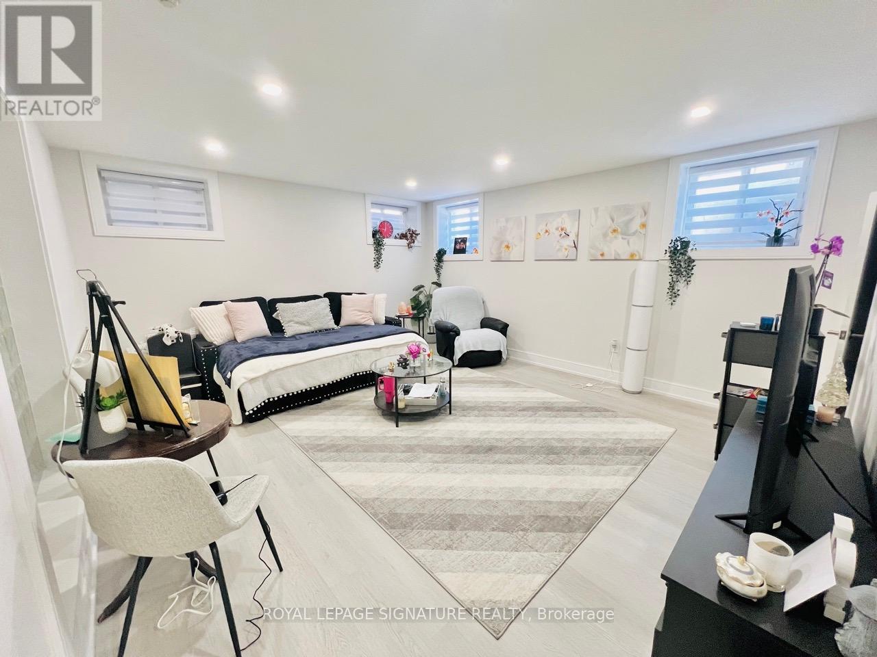24 College View Avenue, Toronto, Ontario  M5P 1J4 - Photo 26 - C12177017