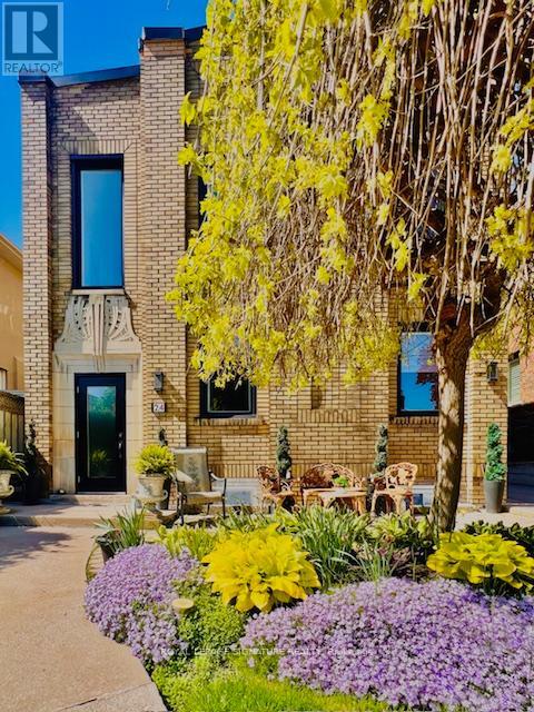 Property at 24 COLLEGE VIEW AVENUE image 3