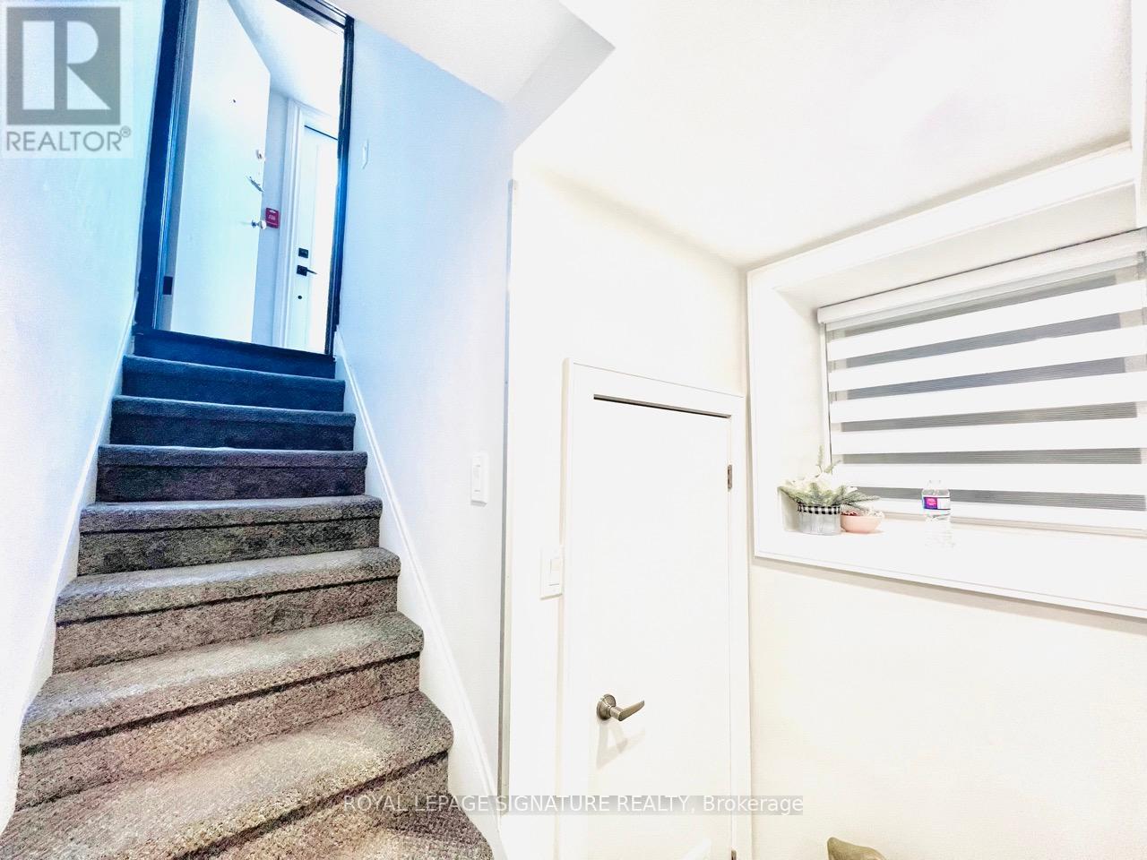 24 College View Avenue, Toronto, Ontario  M5P 1J4 - Photo 33 - C12177017