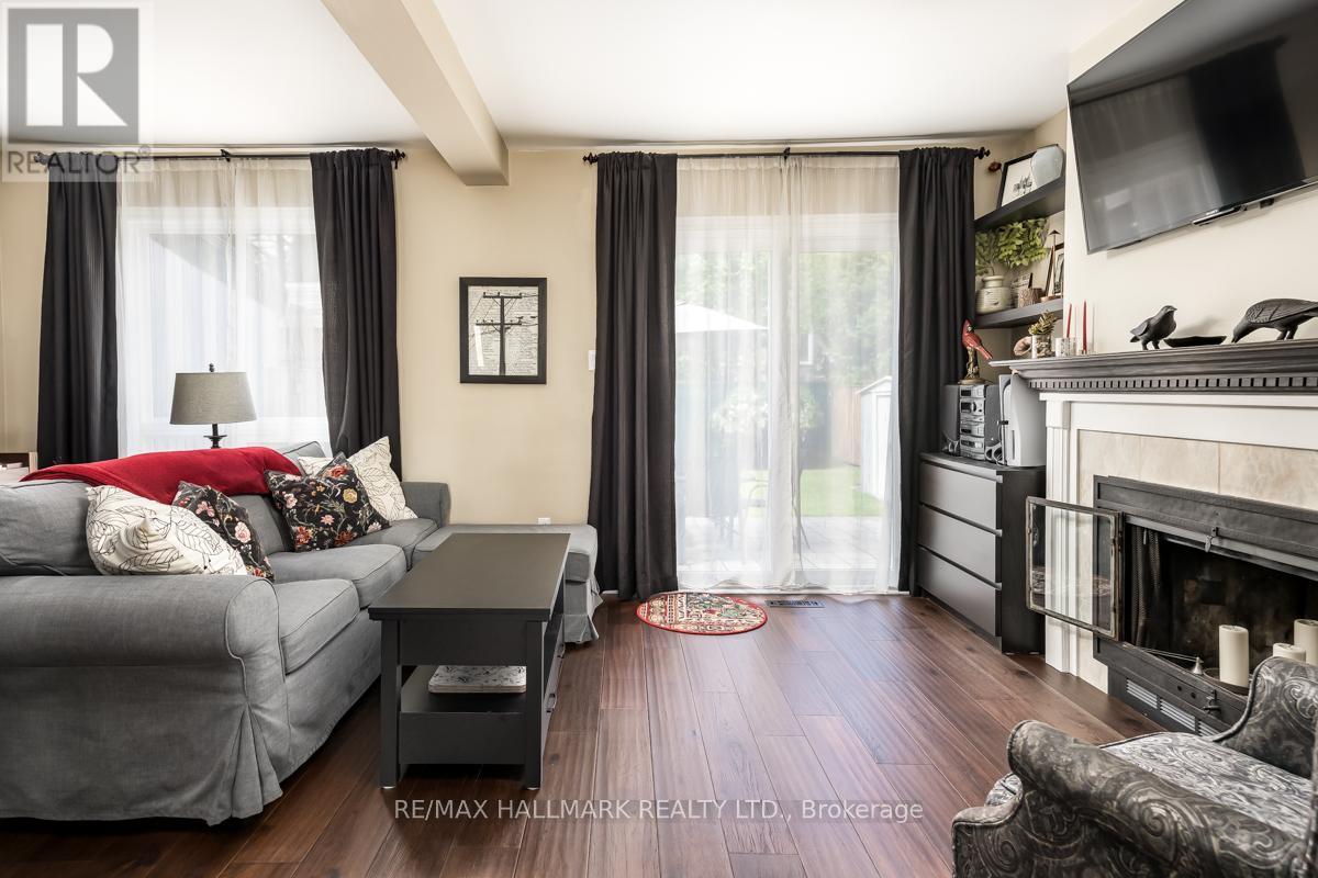 28 Michael Drive, Richmond Hill, Ontario  L4C 5W7 - Photo 9 - N12177001