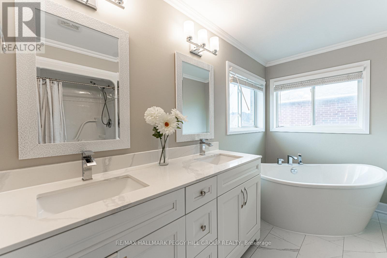 44 Tudor Crescent, Barrie, Ontario  L4M 0A8 - Photo 8 - S12176970