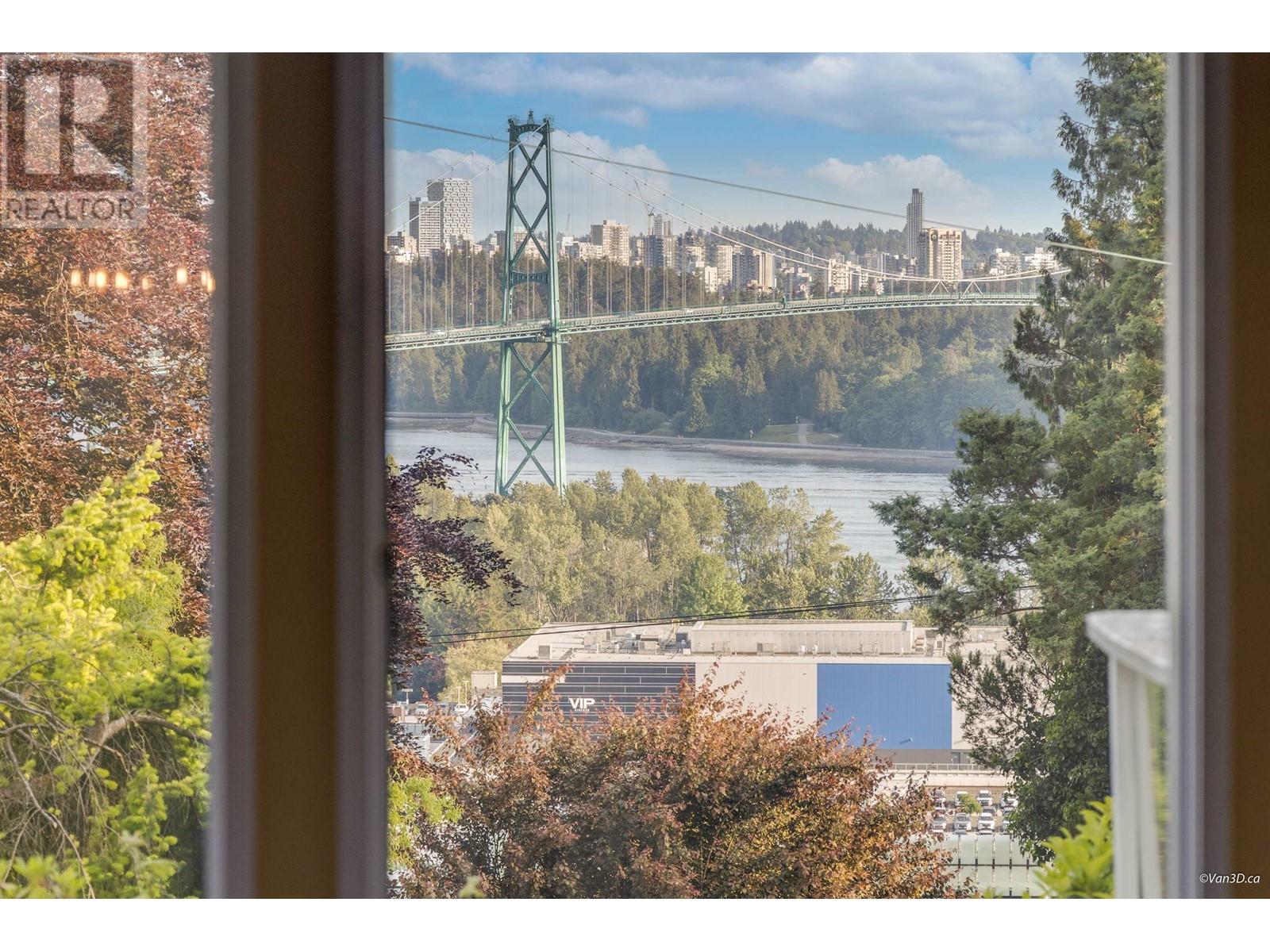 Property at 825 8TH STREET image 3
