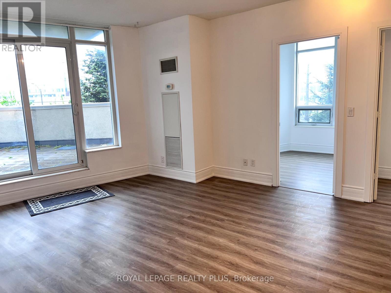 304 - 330 Burnhamthorpe Road W, Mississauga, Ontario  L5B 0E1 - Photo 10 - W12170095