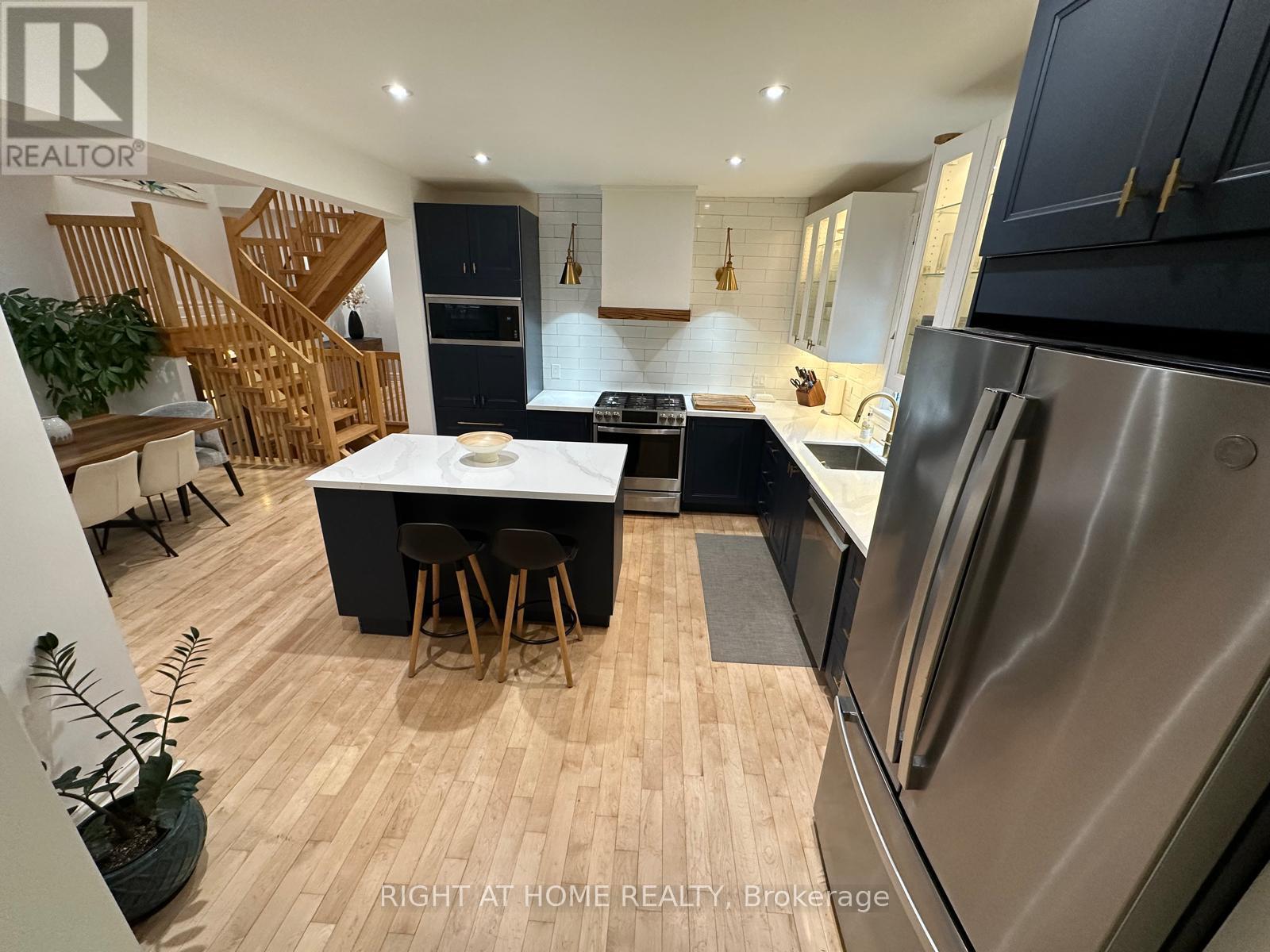 56 Thirty Third Street, Toronto, Ontario  M8W 3H3 - Photo 15 - W12176967