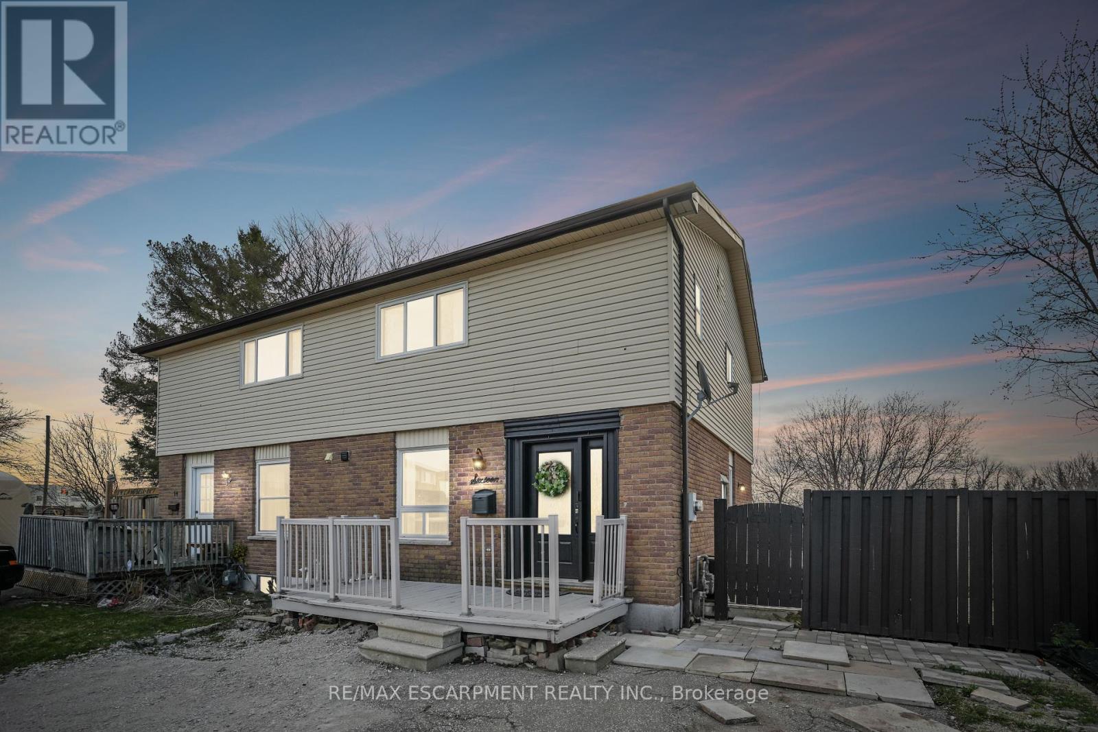Property at 16 CAMPBELL COURT image 2