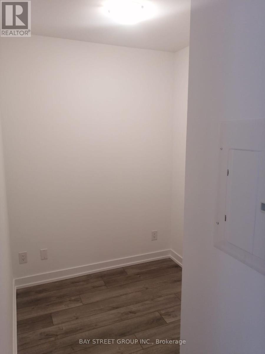 605 - 3100 Keele Street, Toronto (Downsview-Roding-Cfb), Ontario  M3M 2H4 - Photo 11 - W12177003