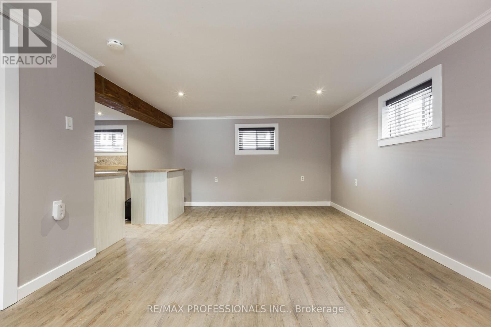 Lower - 31 Tolton Drive, Brampton (Brampton North), Ontario  L6V 2P9 - Photo 6 - W12177019