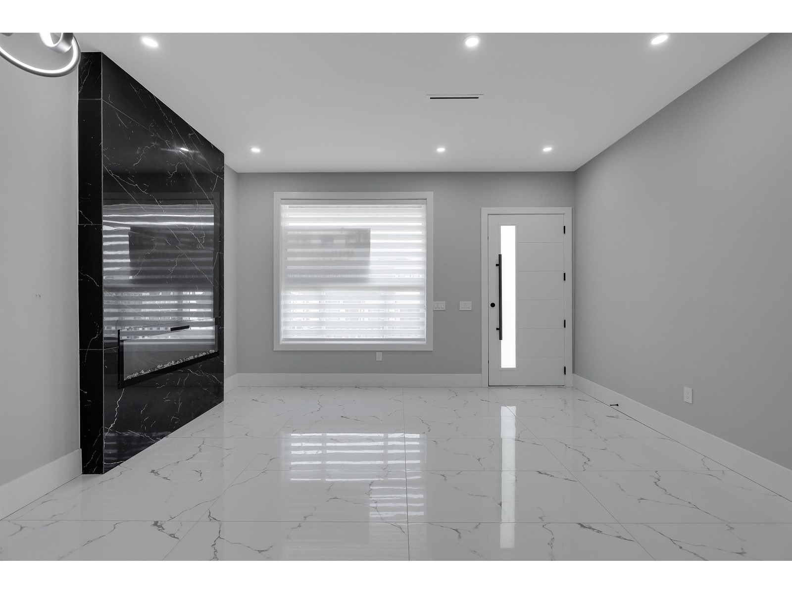 14750 62a Avenue, Surrey, British Columbia  V3S 6N4 - Photo 3 - R3007319