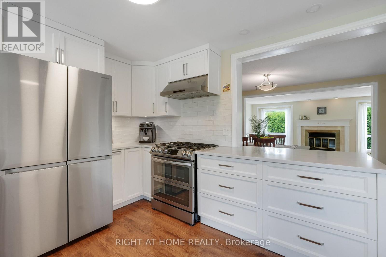 58 Arbordale Crescent, Ottawa, Ontario  K2G 5C9 - Photo 6 - X12177098
