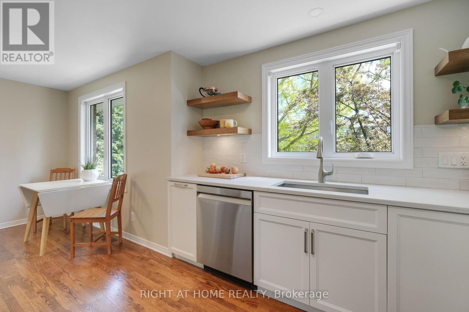 58 Arbordale Crescent, Ottawa, Ontario  K2G 5C9 - Photo 8 - X12177098
