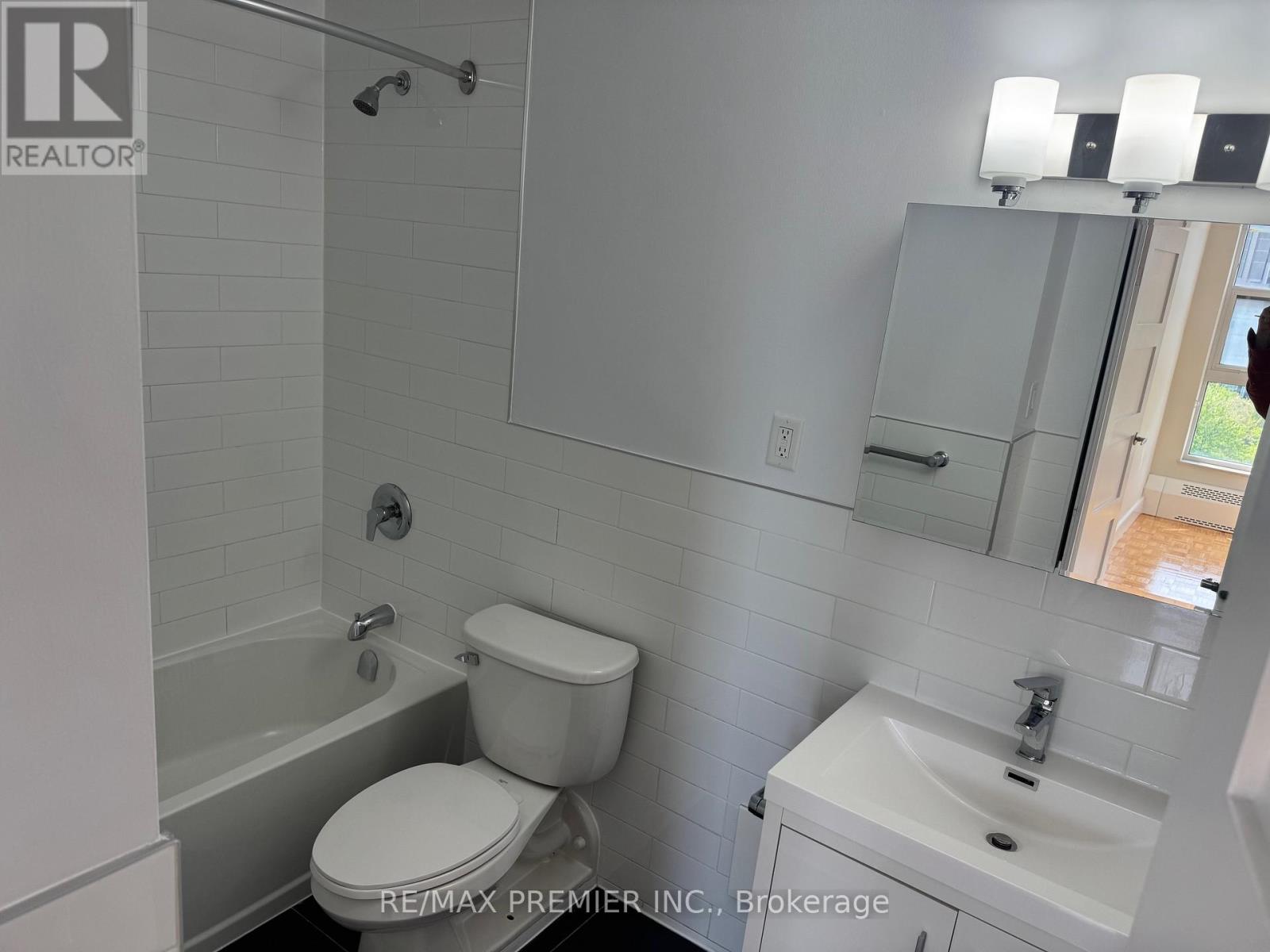 1010 - 666 Spadina Avenue, Toronto, Ontario  M5S 2H8 - Photo 17 - C12176342