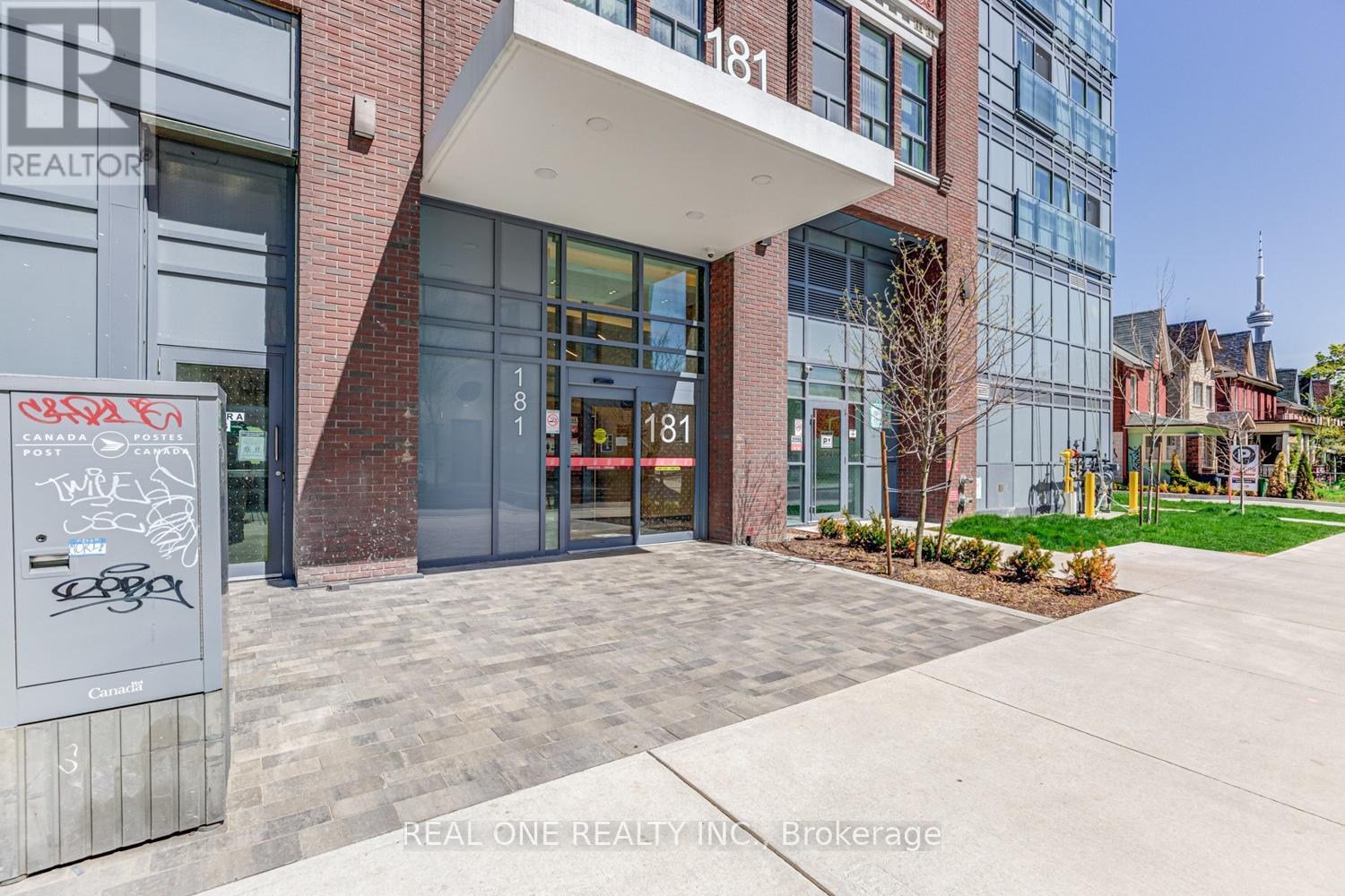 201 - 181 HURON STREET, Toronto, Ontario