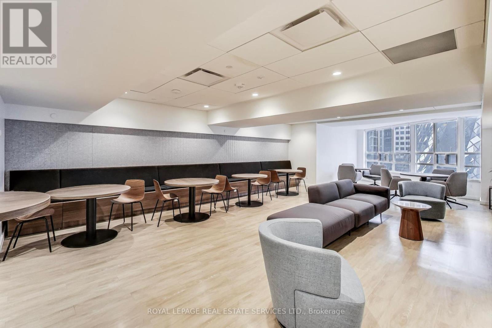 1005 - 71 Simcoe Street, Toronto, Ontario  M5J 2S9 - Photo 23 - C12177109