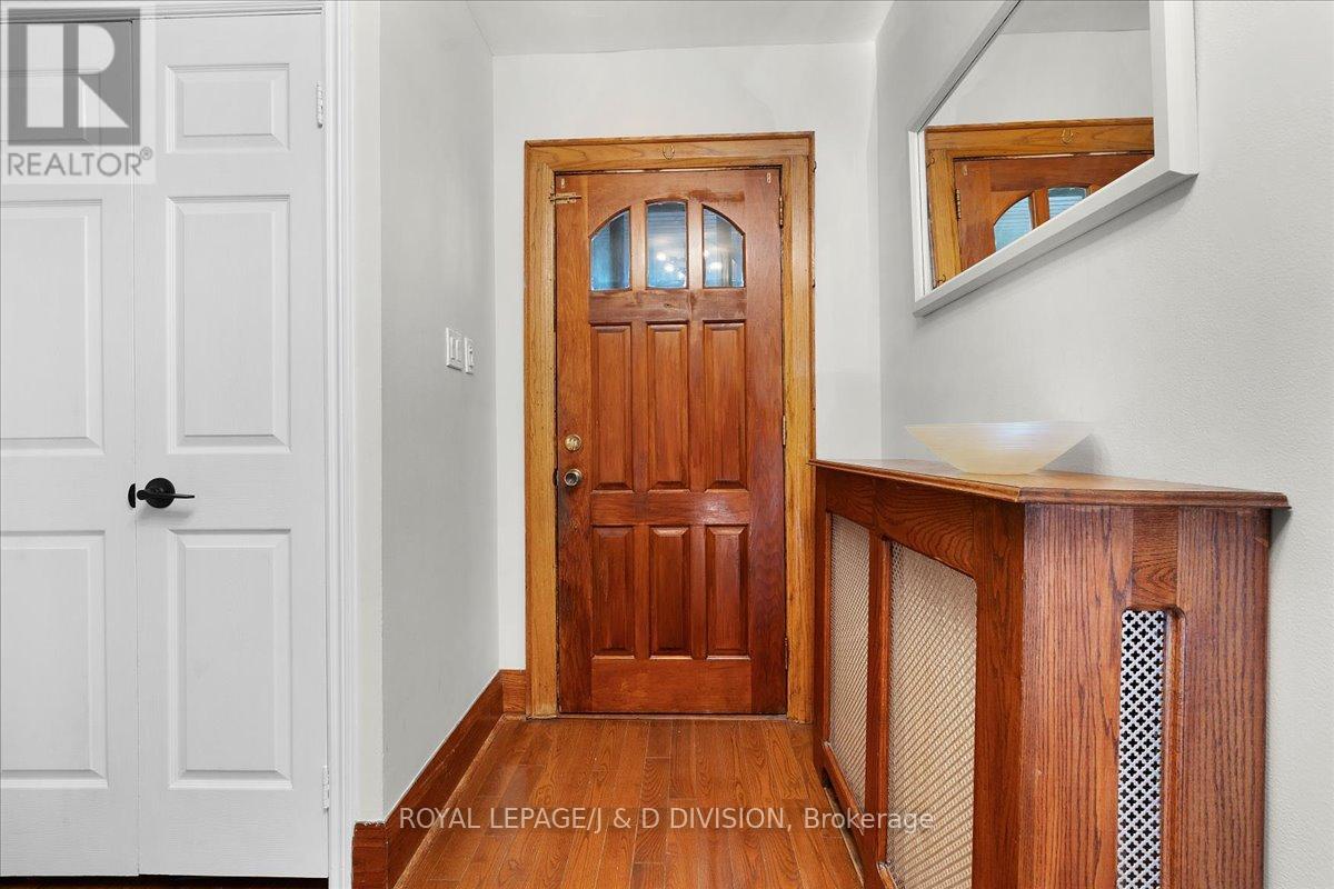 672 Shaw Street, Toronto, Ontario  M6G 3L7 - Photo 4 - C12177143