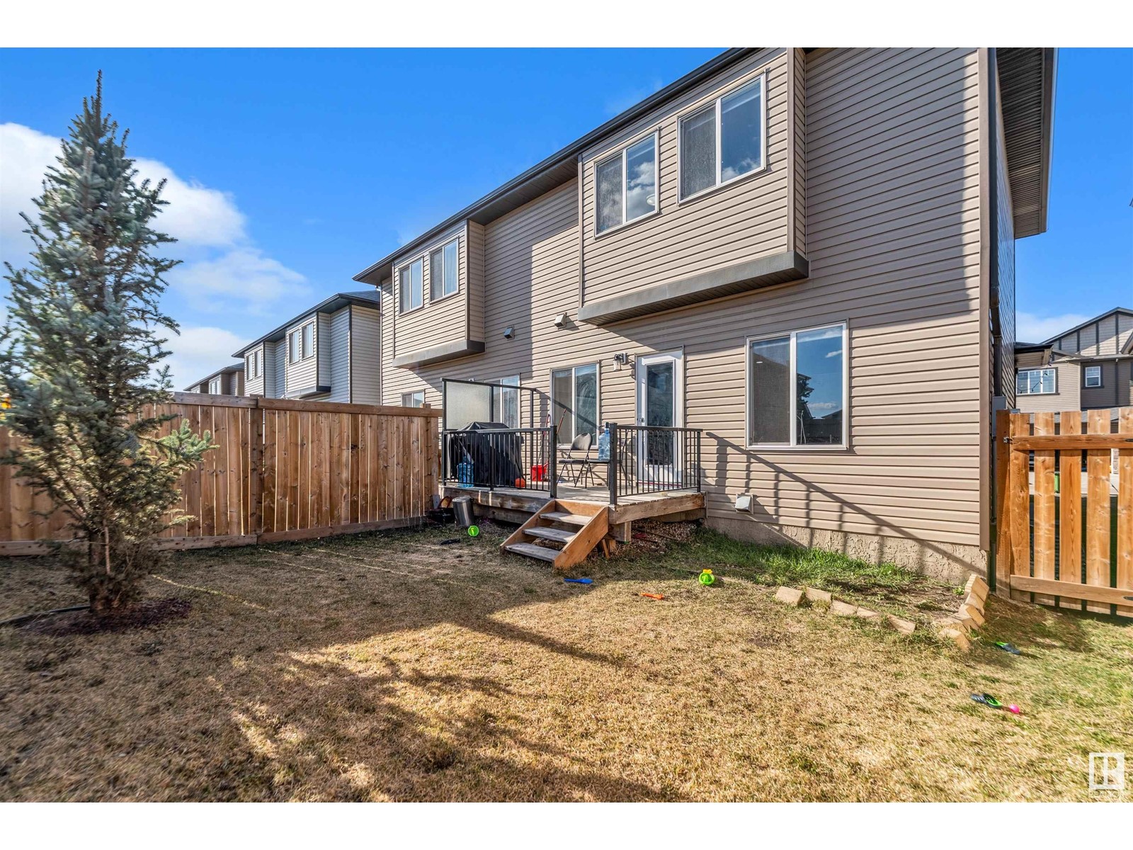 Property at #40 1703 16 AV NW image 5