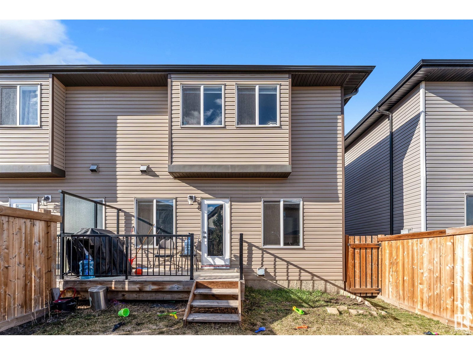 Property at #40 1703 16 AV NW image 4