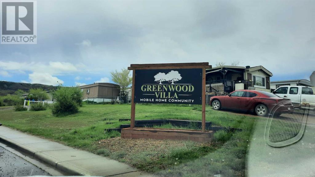 49 Greenwood Villa, Drumheller, Alberta  T0J 0Y2 - Photo 3 - A2222958