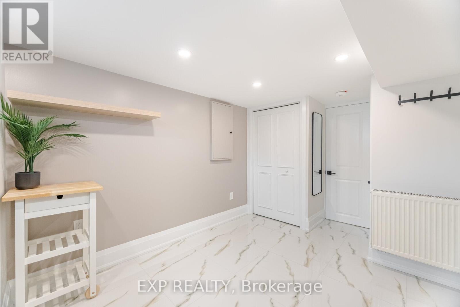 Studio/bachelor - 553 Donlands Avenue, Toronto, Ontario  M4J 3S4 - Photo 5 - E12177156