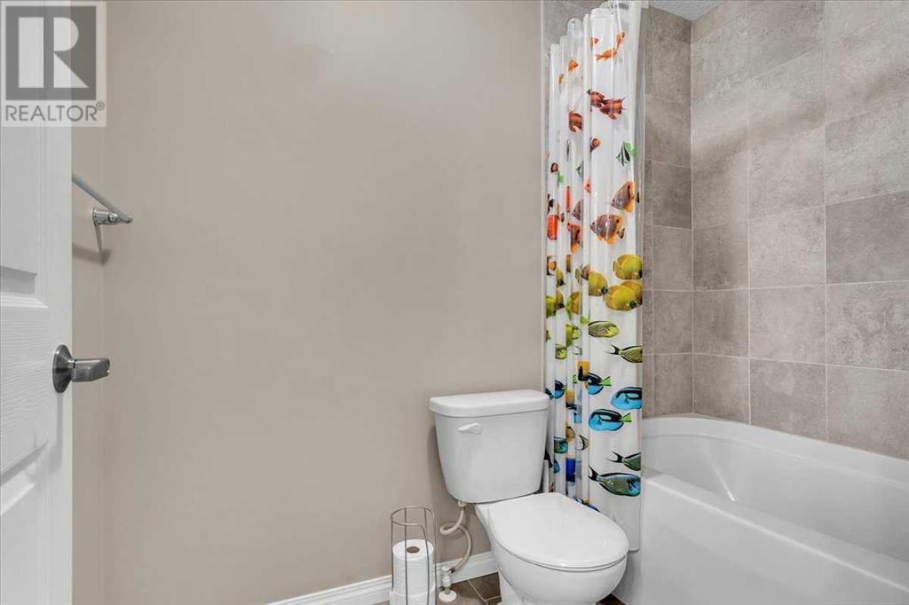 109 Hillcrest Gardens Sw, Airdrie, Alberta  T4B 4B3 - Photo 30 - A2222304