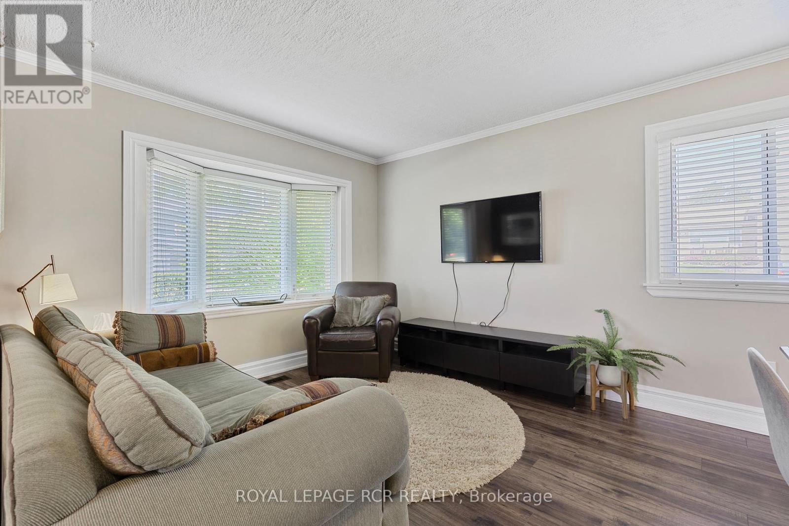 99 Thornton Avenue, Bradford West Gwillimbury, Ontario  L3Z 1N3 - Photo 11 - N12177021
