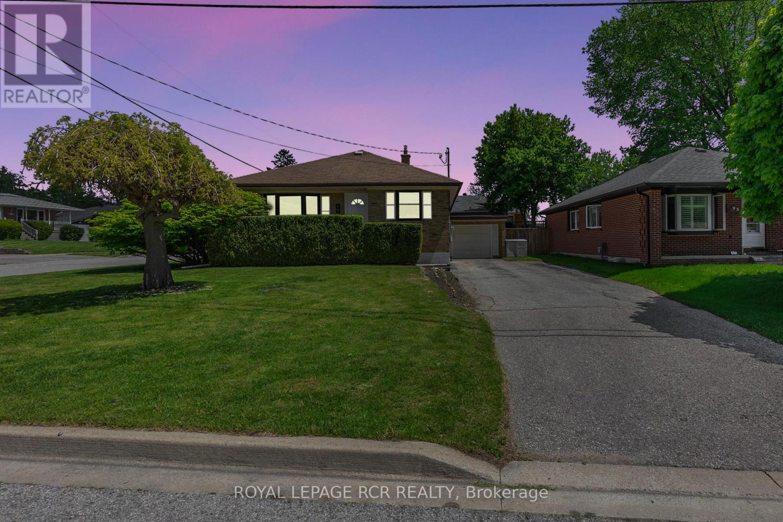 99 Thornton Avenue, Bradford West Gwillimbury, Ontario  L3Z 1N3 - Photo 50 - N12177021