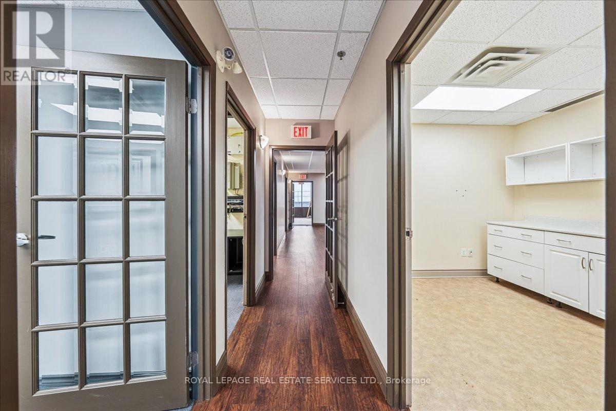 6 - 355 Harry Walker Parkway, Newmarket, Ontario  L3Y 8V6 - Photo 8 - N12177139