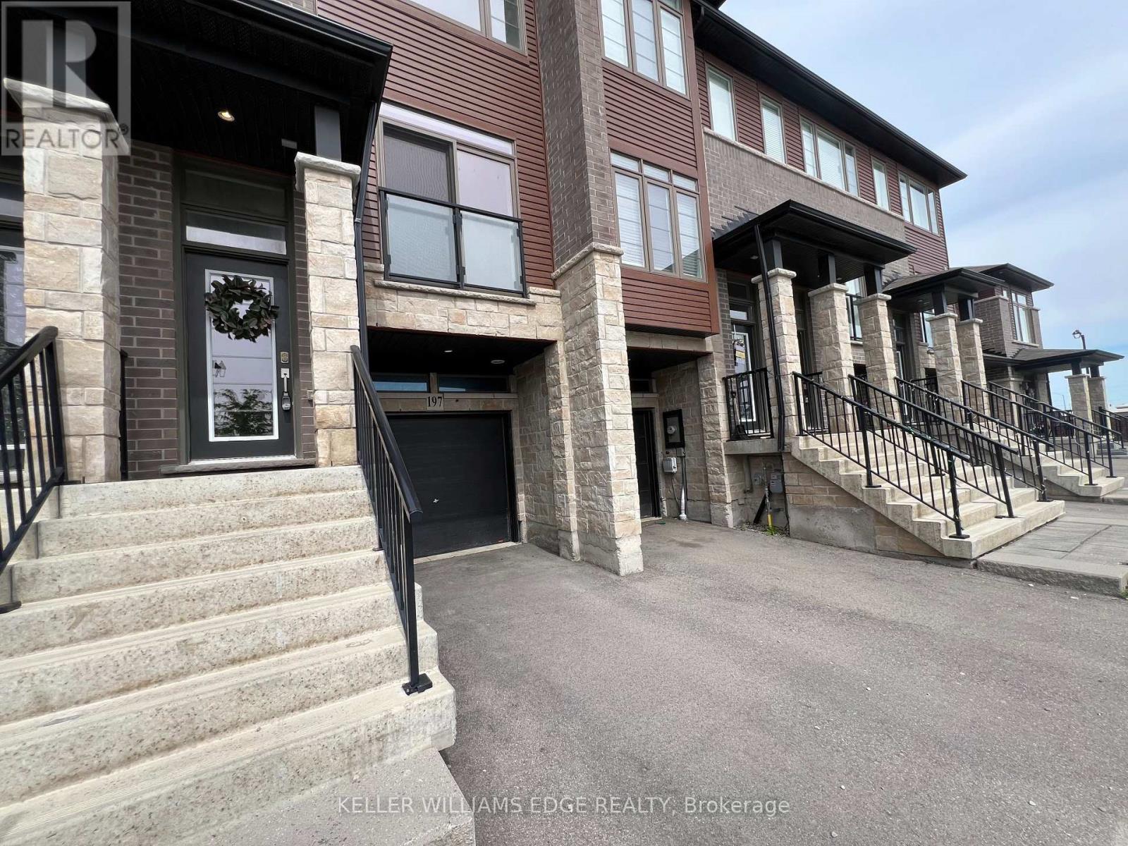 197 - 30 Time Square Boulevard, Hamilton, Ontario  L8J 0L8 - Photo 2 - X12169634
