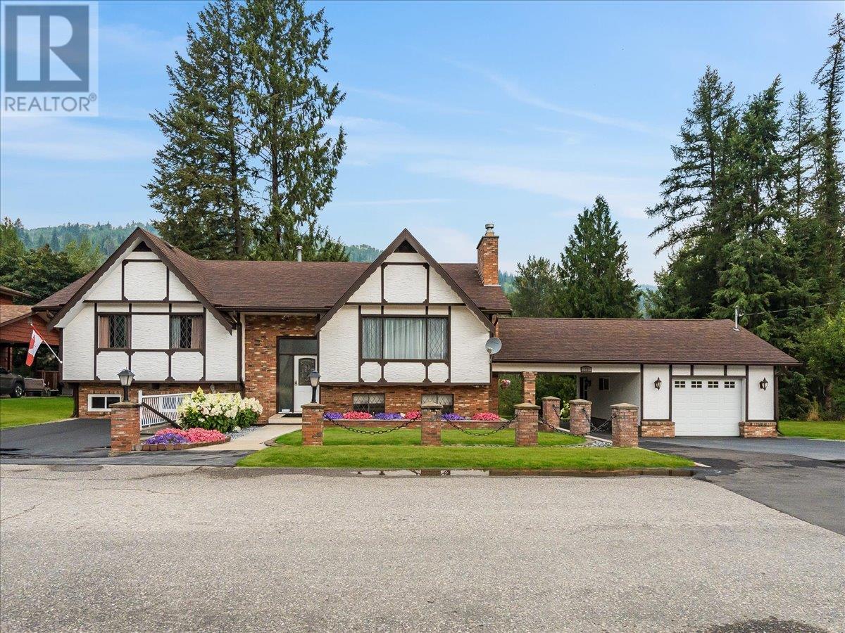 1731 Barrett Drive, Fruitvale, British Columbia