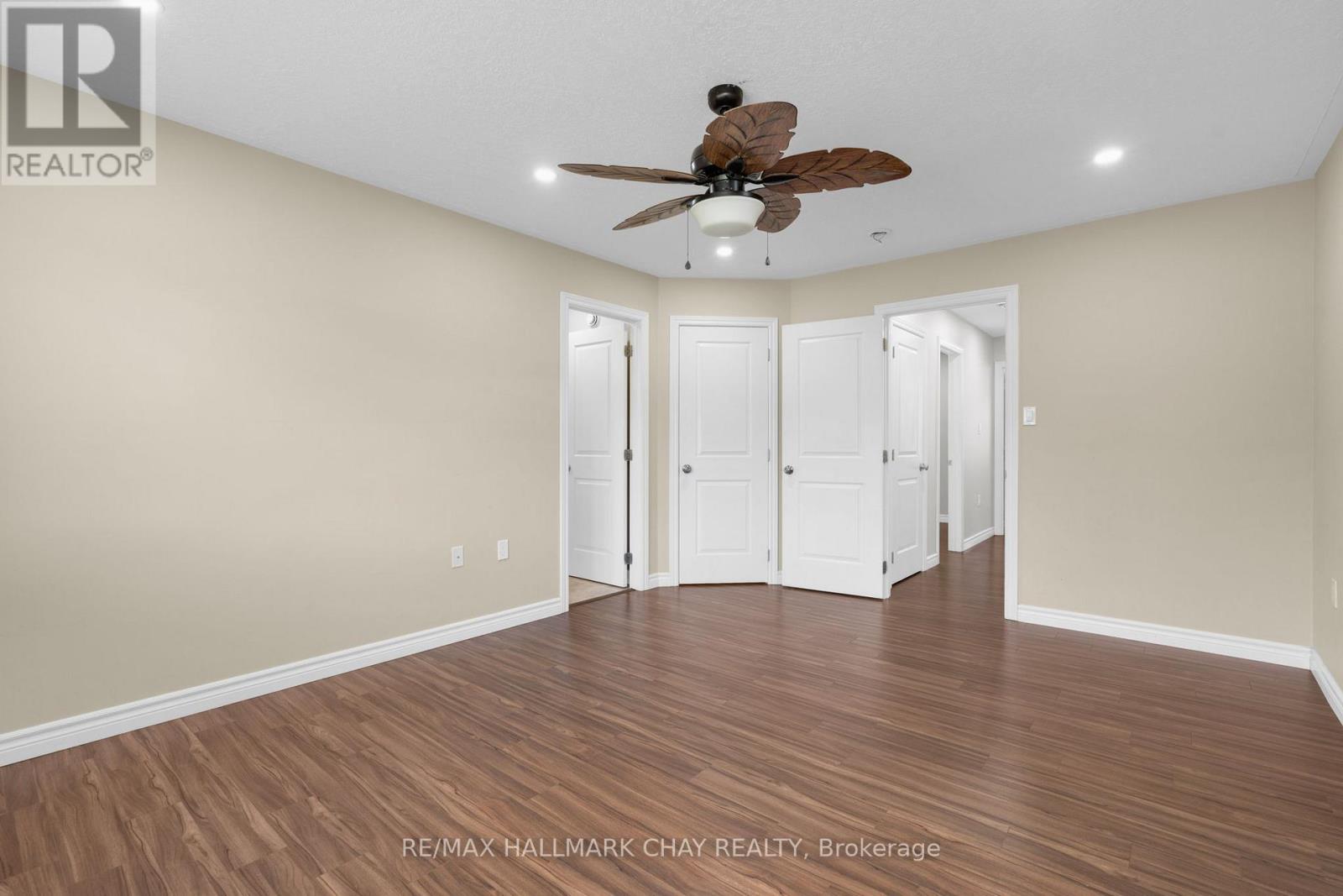 2052 Marchmont Road, Severn, Ontario  L3V 6H2 - Photo 12 - S12177146