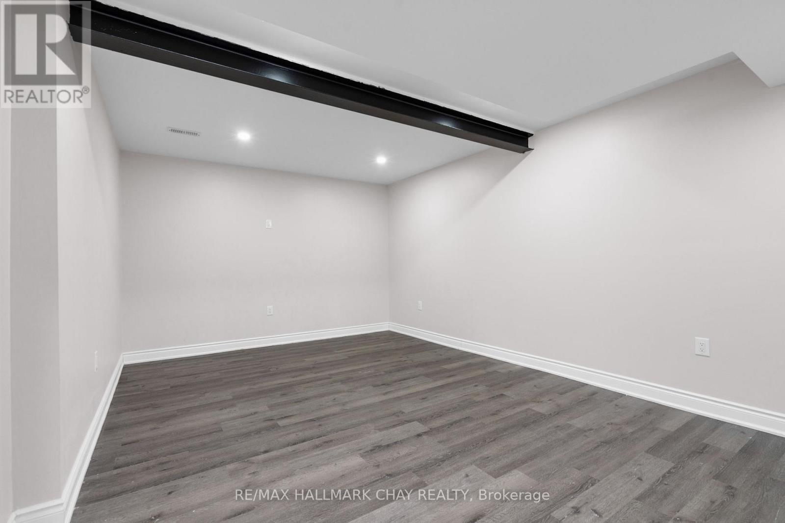 2052 Marchmont Road, Severn, Ontario  L3V 6H2 - Photo 16 - S12177146